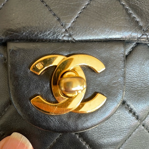 🥂🌟HOST PICK🥂🌟Absolutely Stunning Vintage Lambskin Chanel Crossbody Bag - Picture 11 of 15